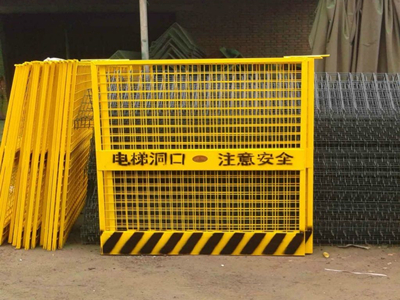 電梯防護門