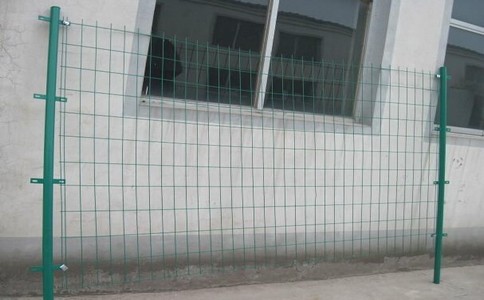 安裝公路隔離柵的注意事項??