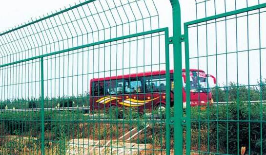 高速公路護欄網.jpg 高速公路護欄網.jpg