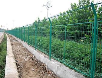 高速公路護欄網.jpg 高速公路護欄網.jpg